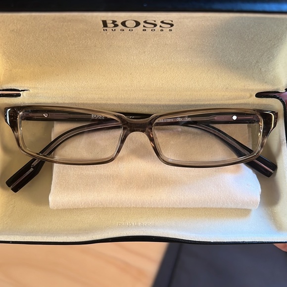 Hugo Boss 0102/U glasses frame - Picture 3 of 4